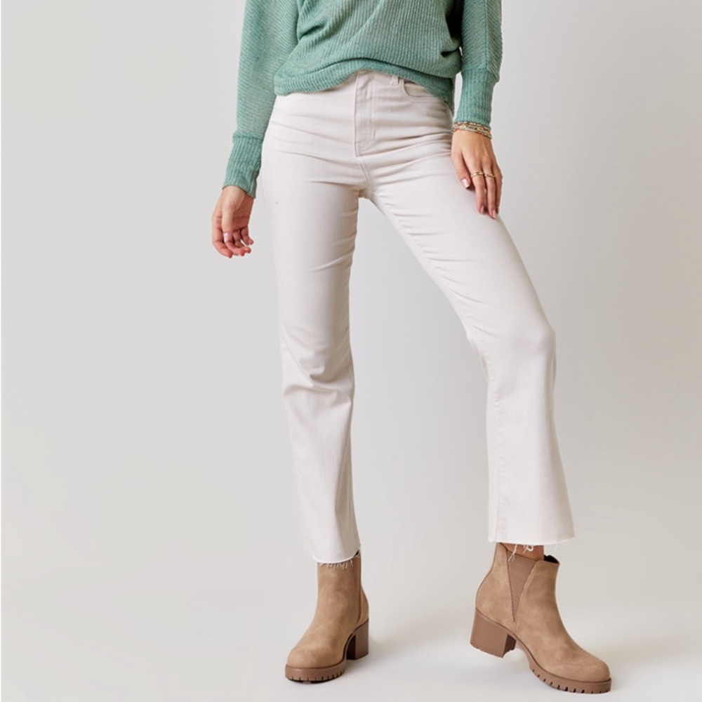 Harper Heritage Natural Frayed Kick Crop Jeans